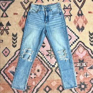American Eagle MOM Jeans